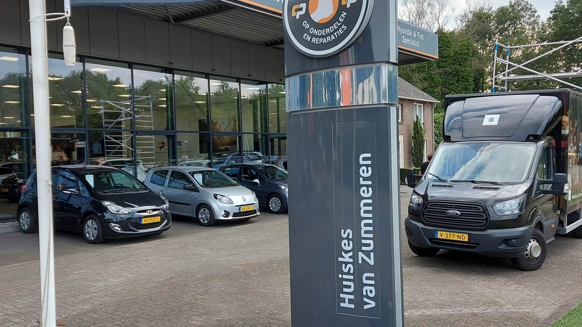 Reclame-uitingen bij CarProf Huiskes van Zummeren